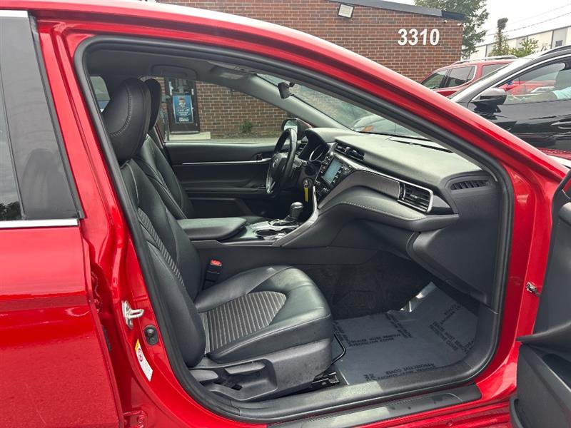 Toyota Camry SE 2019