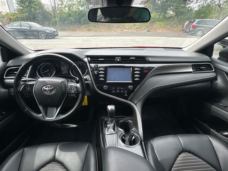 Toyota Camry SE 2019