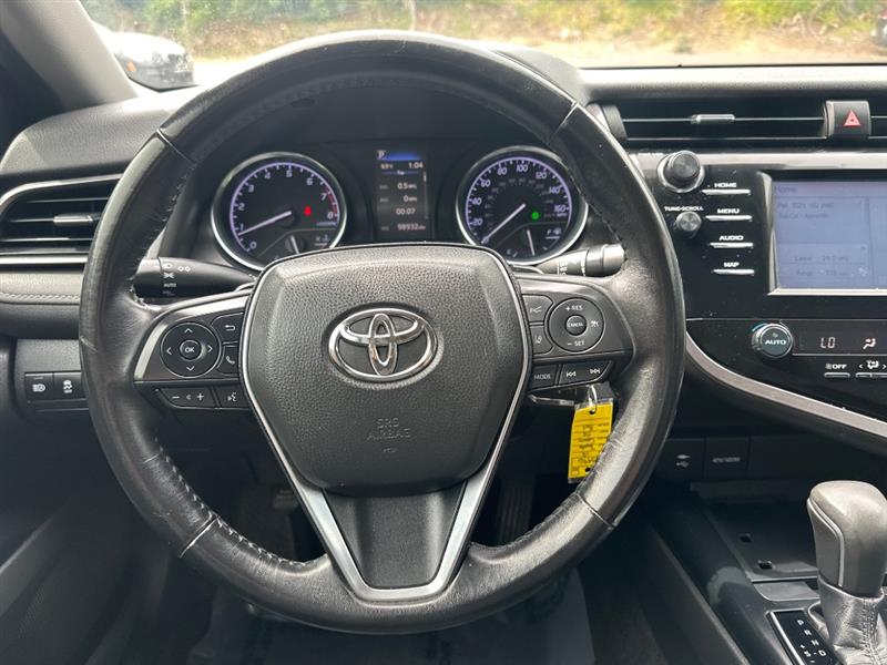 Toyota Camry SE 2019
