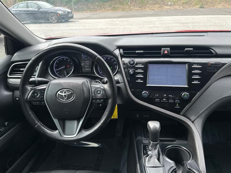 Toyota Camry SE 2019