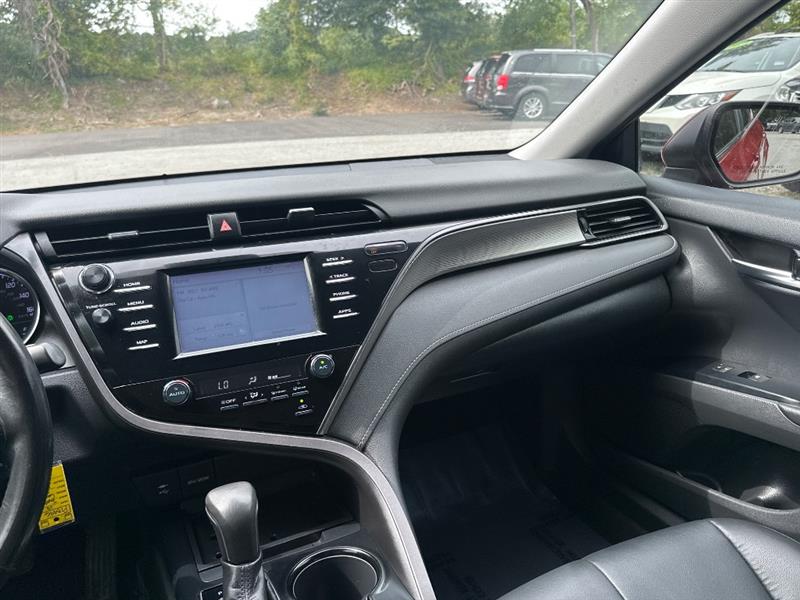 Toyota Camry SE 2019