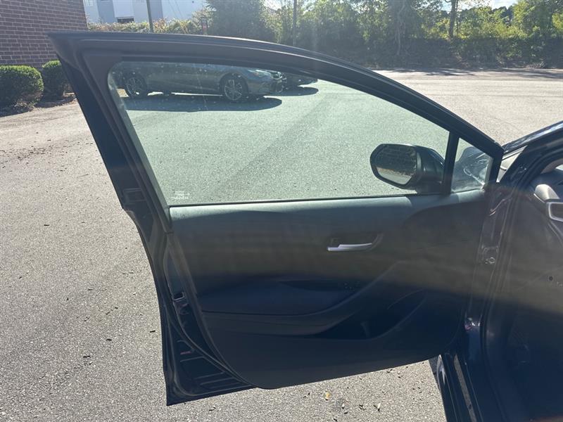2021 Toyota Corolla LE photo 9