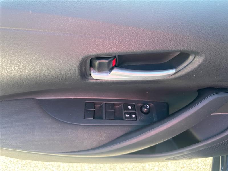 2021 Toyota Corolla LE photo 10