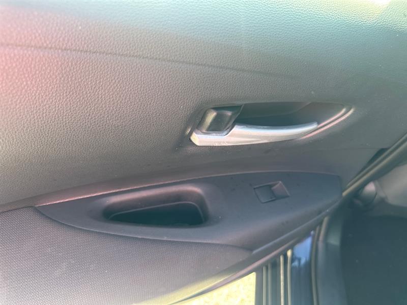 2021 Toyota Corolla LE photo 14