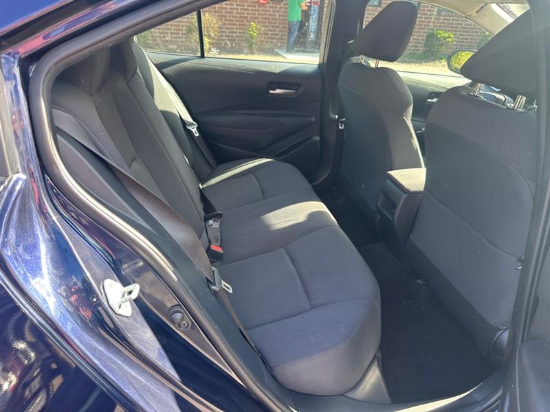 2021 Toyota Corolla LE photo 19