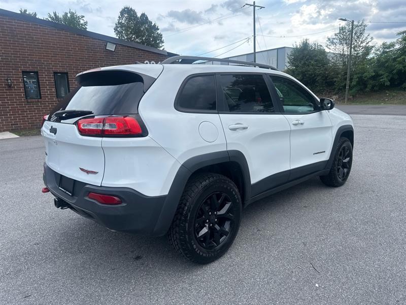 2016 Jeep Cherokee Trailhawk photo 7