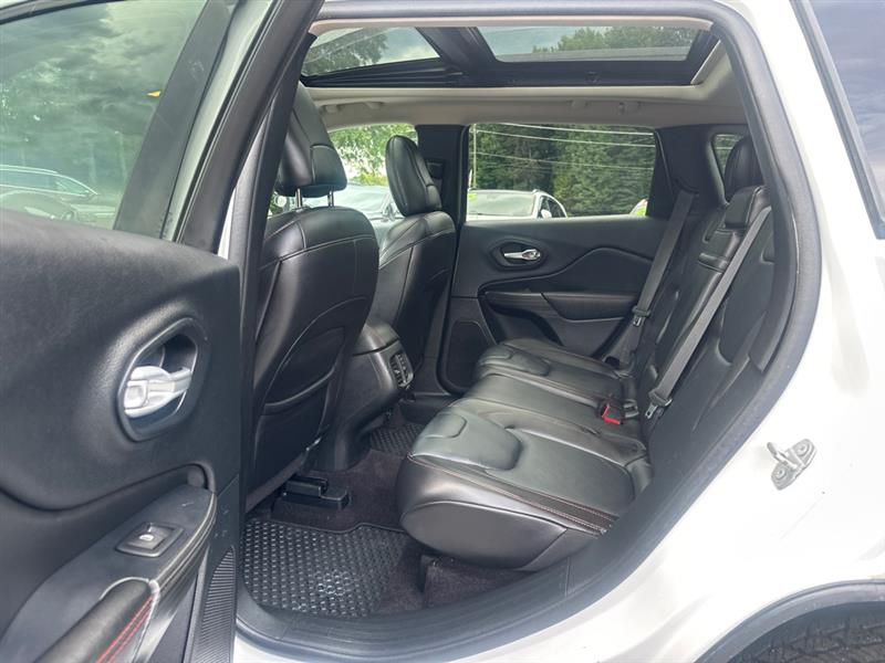 2016 Jeep Cherokee Trailhawk photo 13