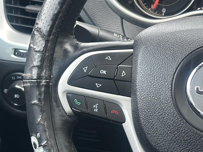 2016 Jeep Cherokee Trailhawk photo 25