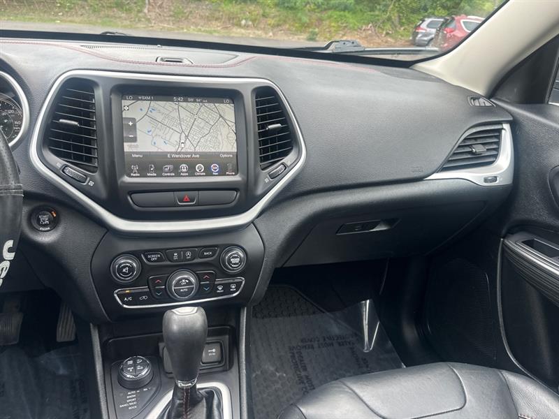2016 Jeep Cherokee Trailhawk photo 29