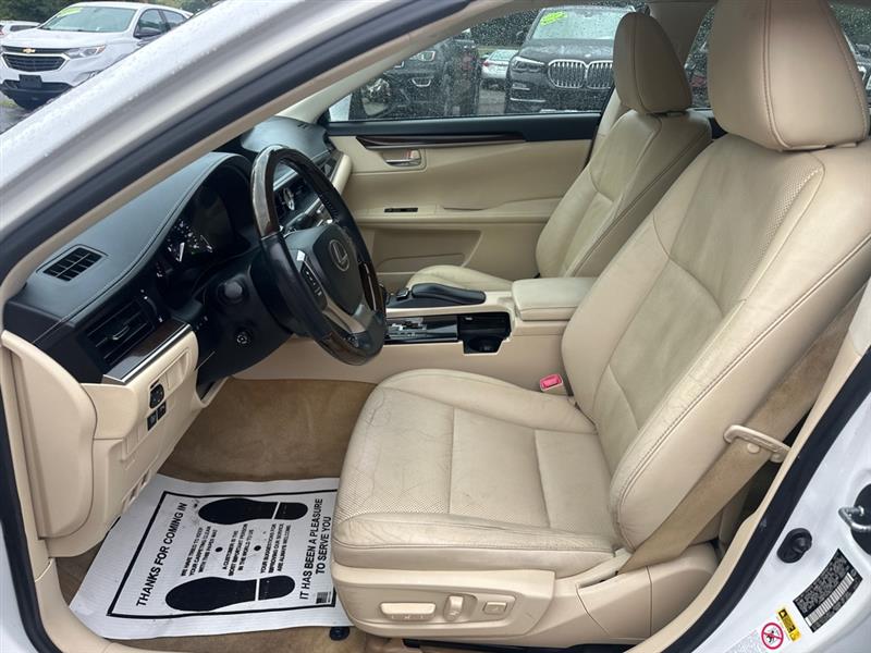 2014 Lexus ES 350 photo 9