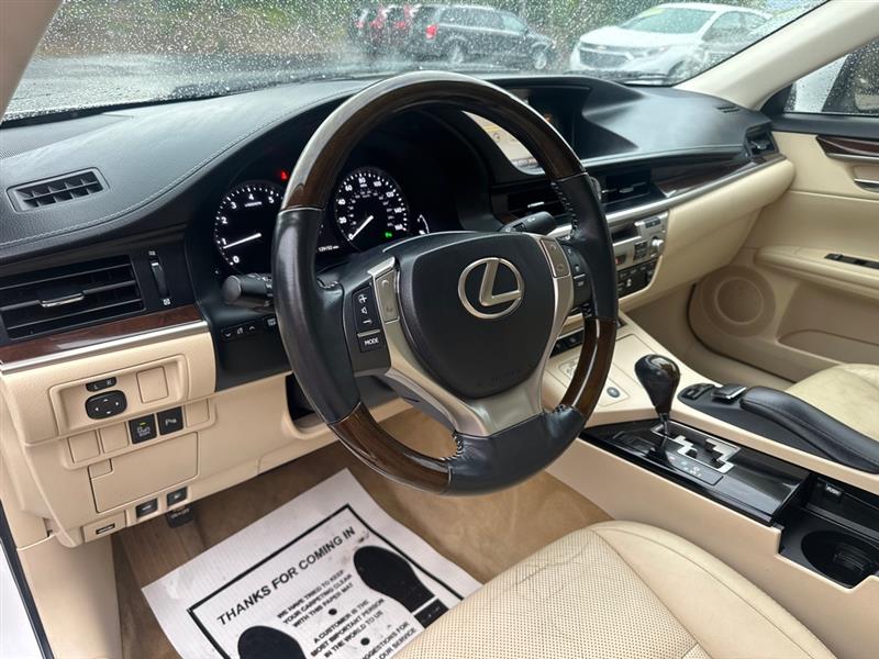 2014 Lexus ES 350 photo 10