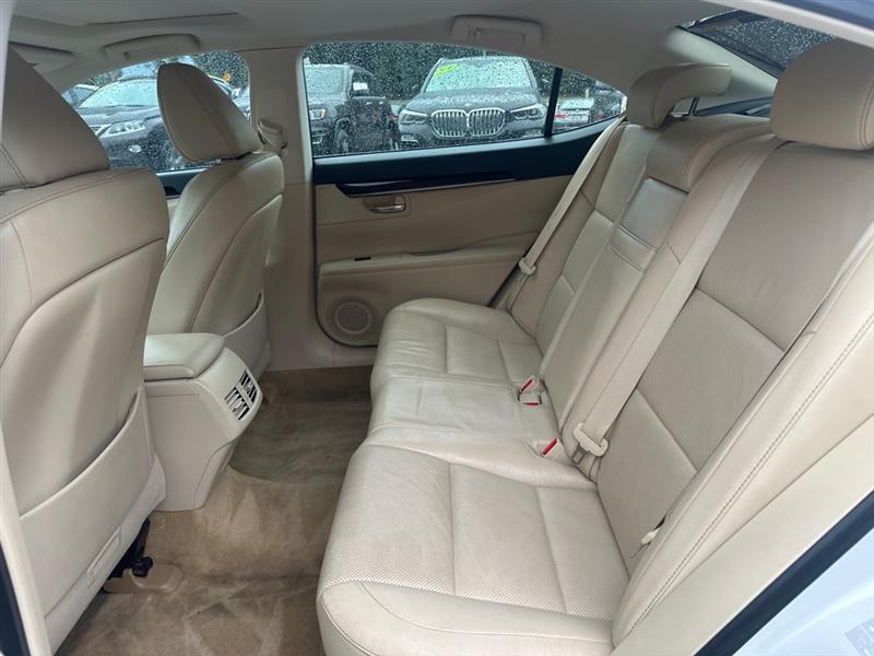 2014 Lexus ES 350 photo 12