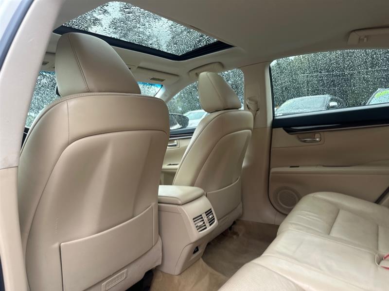 2014 Lexus ES 350 photo 13