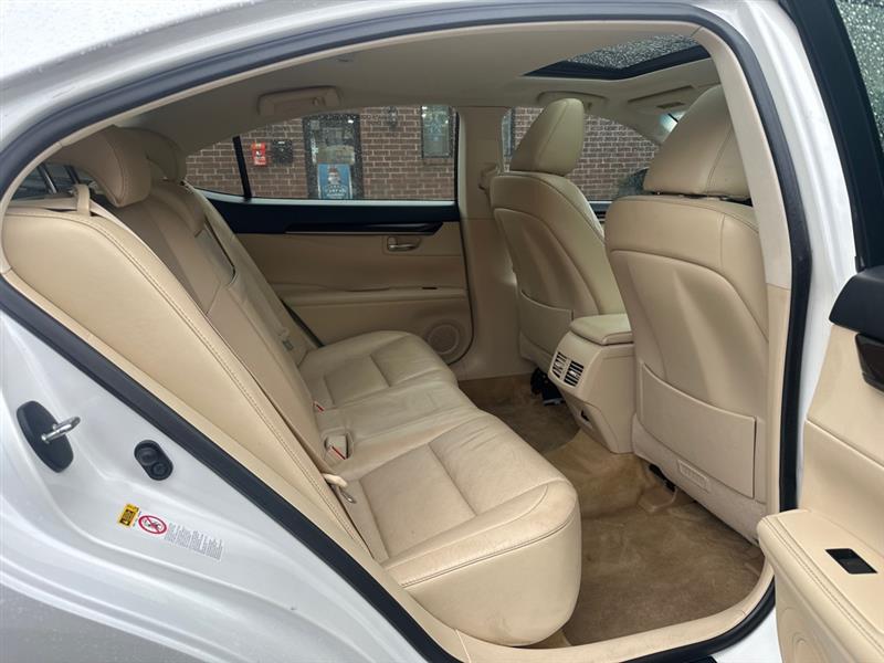 2014 Lexus ES 350 photo 14