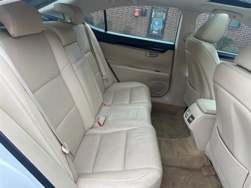 2014 Lexus ES 350 photo 15