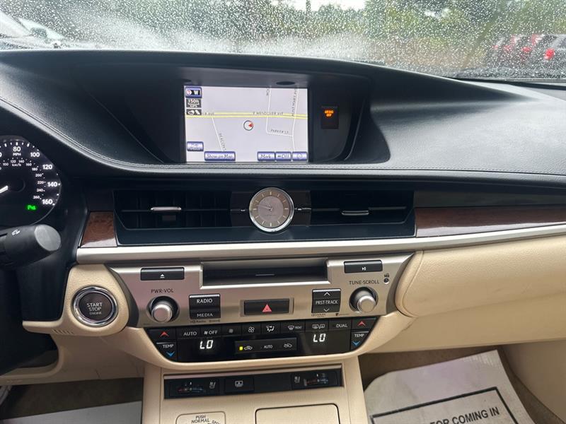 2014 Lexus ES 350 photo 21