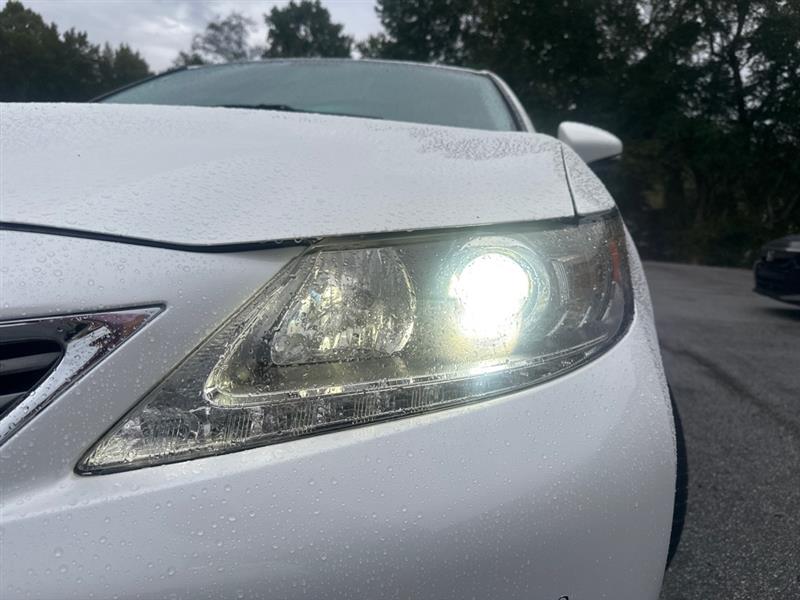 2014 Lexus ES 350 photo 28