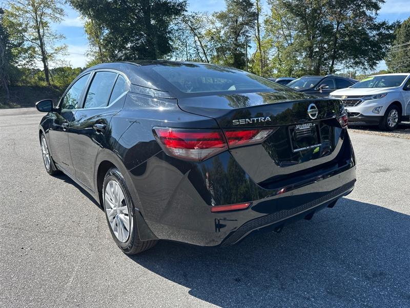 2022 Nissan Sentra S photo 5