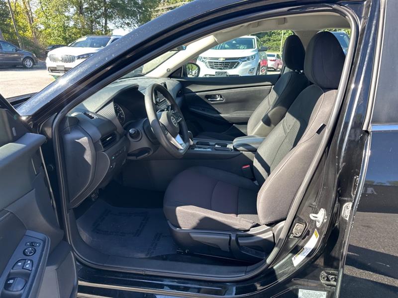 2022 Nissan Sentra S photo 9