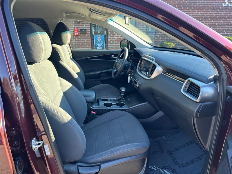 Kia Sorento LX V6 AWD 2019 Kia Sorento LX V6 AWD 2019