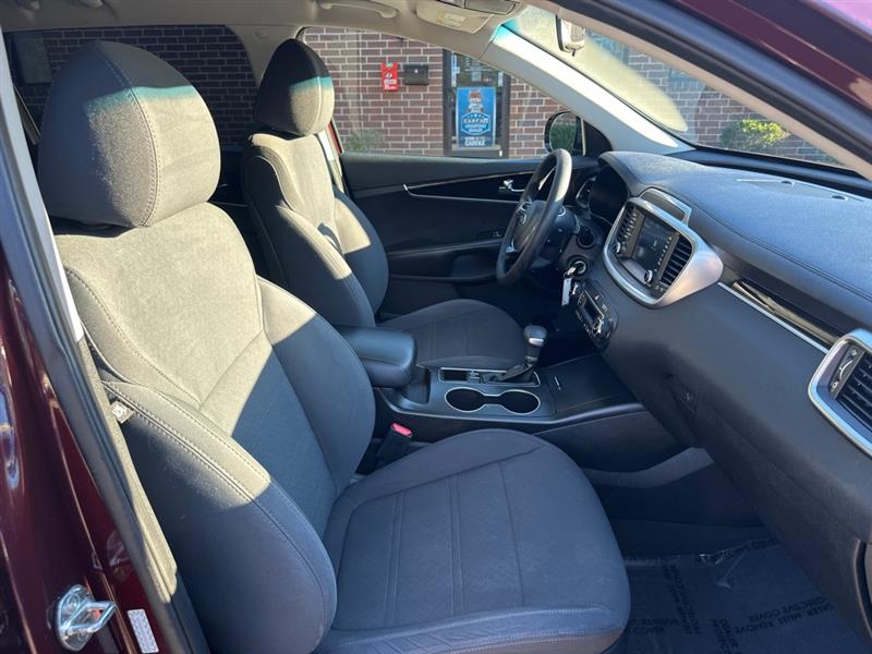 Kia Sorento LX V6 AWD 2019 Kia Sorento LX V6 AWD 2019