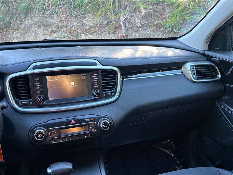Kia Sorento LX V6 AWD 2019 Kia Sorento LX V6 AWD 2019