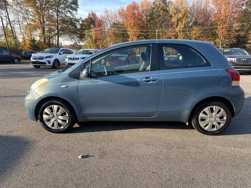 Toyota Yaris Liftback 3-Door MT 2010