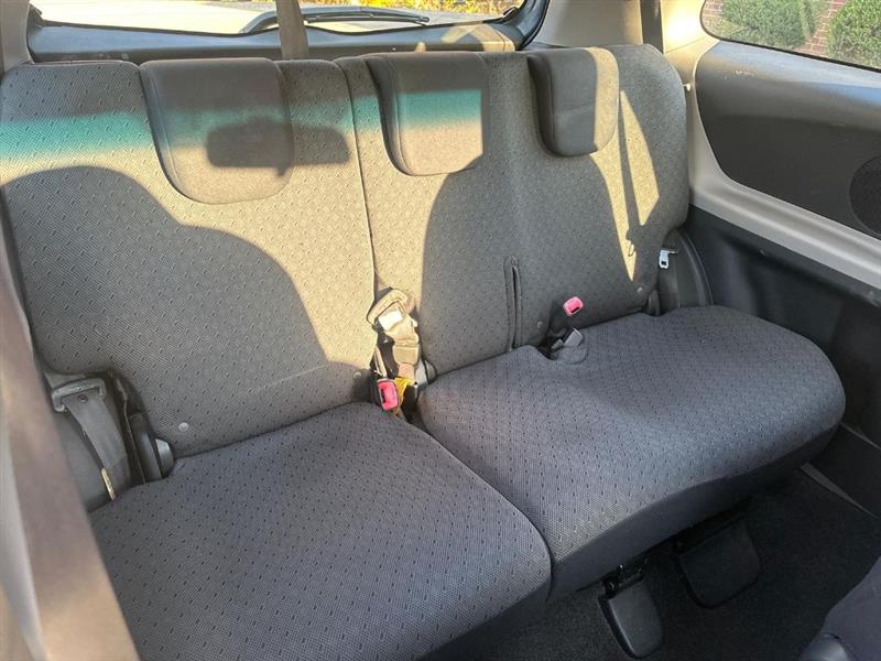 Toyota Yaris Liftback 3-Door MT 2010