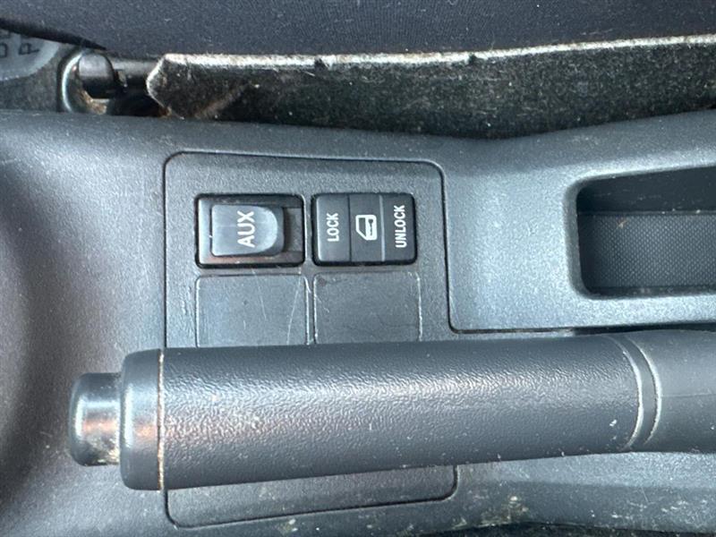 Toyota Yaris Liftback 3-Door MT 2010