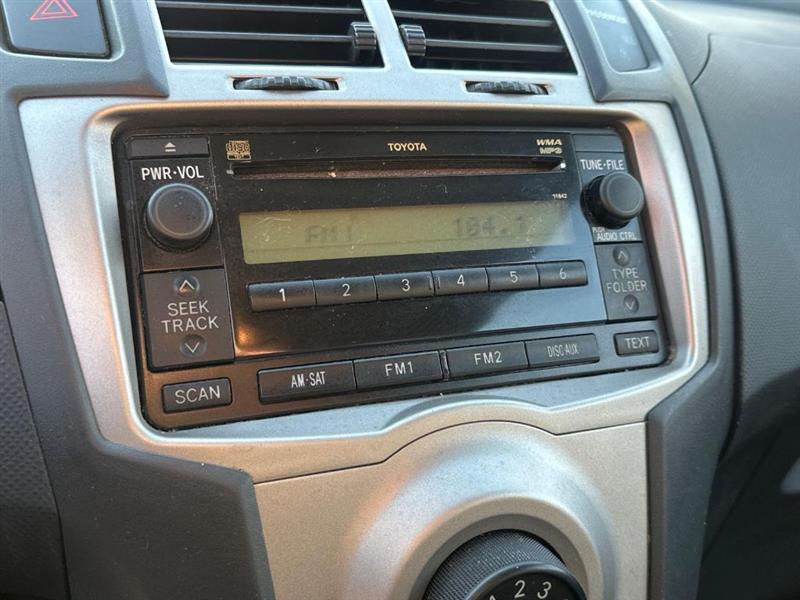 Toyota Yaris Liftback 3-Door MT 2010