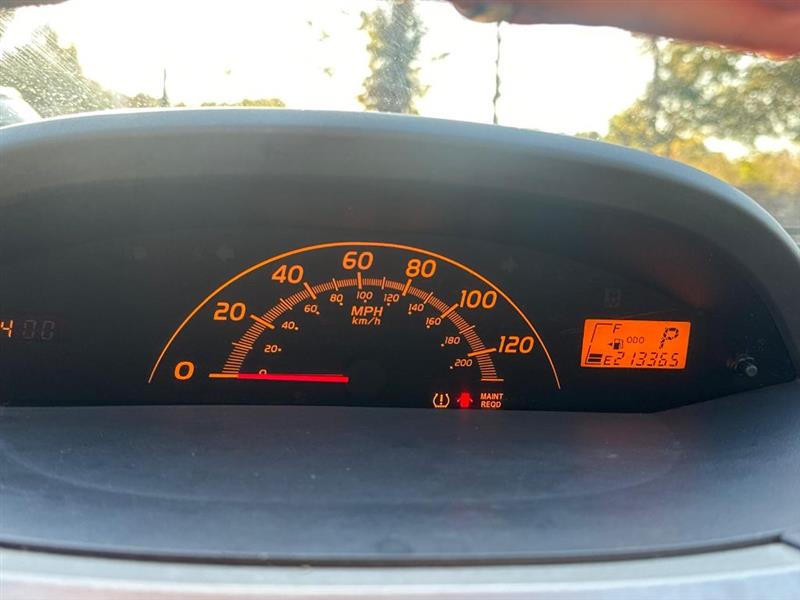 Toyota Yaris Liftback 3-Door MT 2010