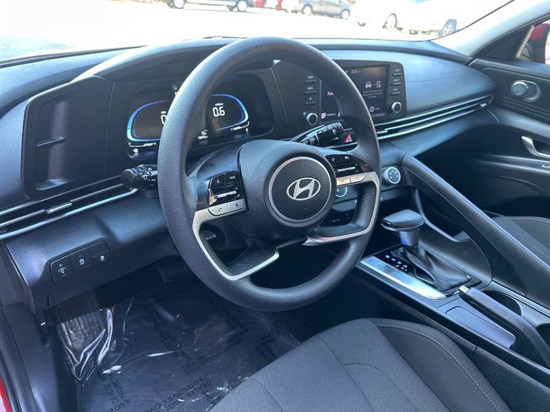 Hyundai Elantra SE 2024