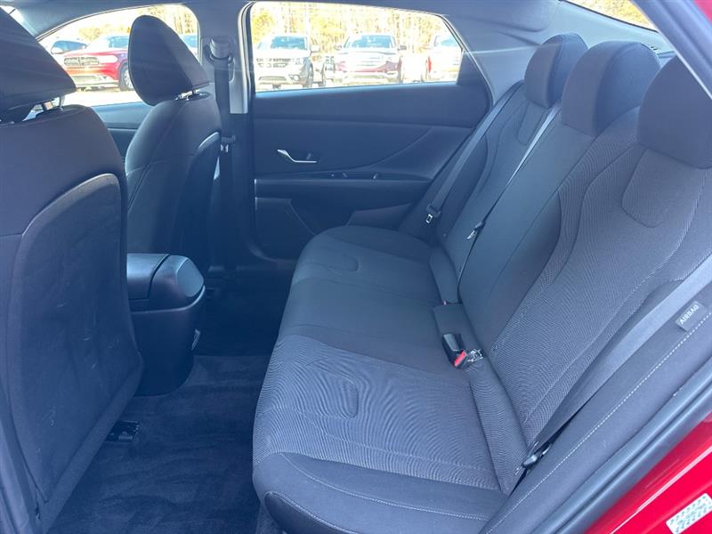 Hyundai Elantra SE 2024