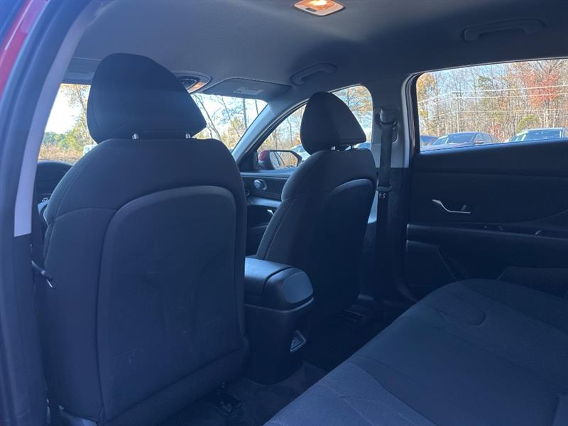 Hyundai Elantra SE 2024