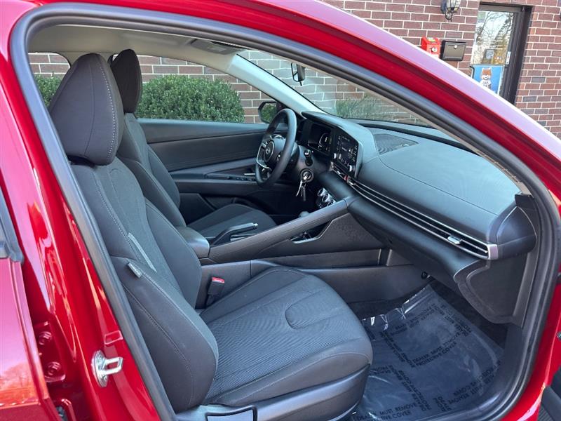 Hyundai Elantra SE 2024