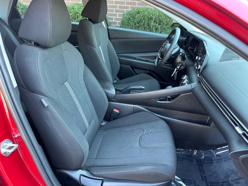 Hyundai Elantra SE 2024