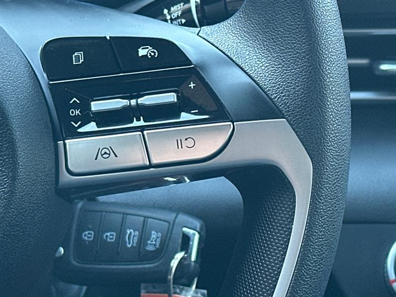 Hyundai Elantra SE 2024