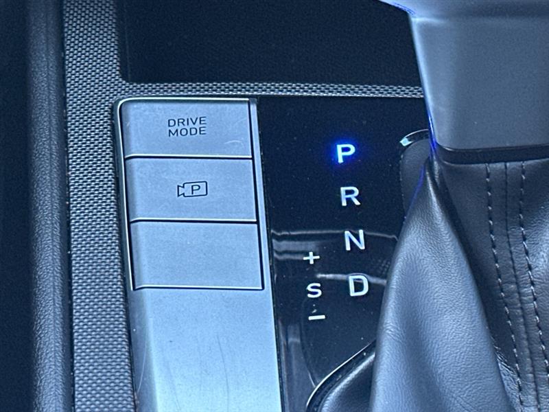 Hyundai Elantra SE 2024