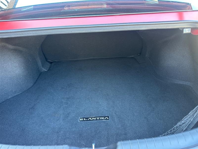 Hyundai Elantra SE 2024