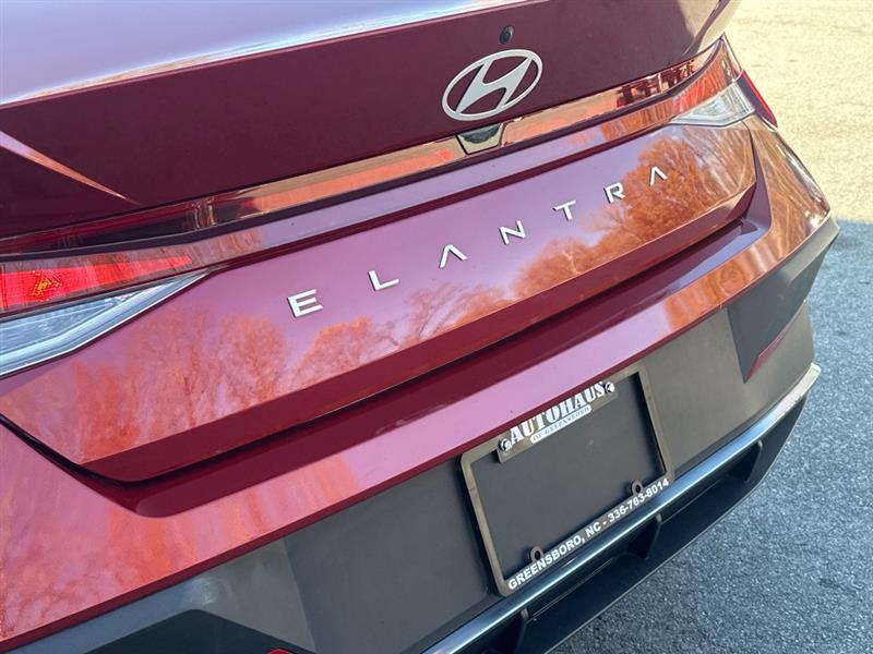 Hyundai Elantra SE 2024