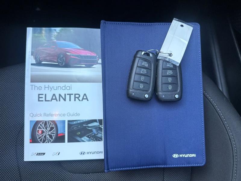 Hyundai Elantra SE 2024