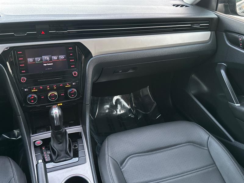 Volkswagen Passat SE 2021