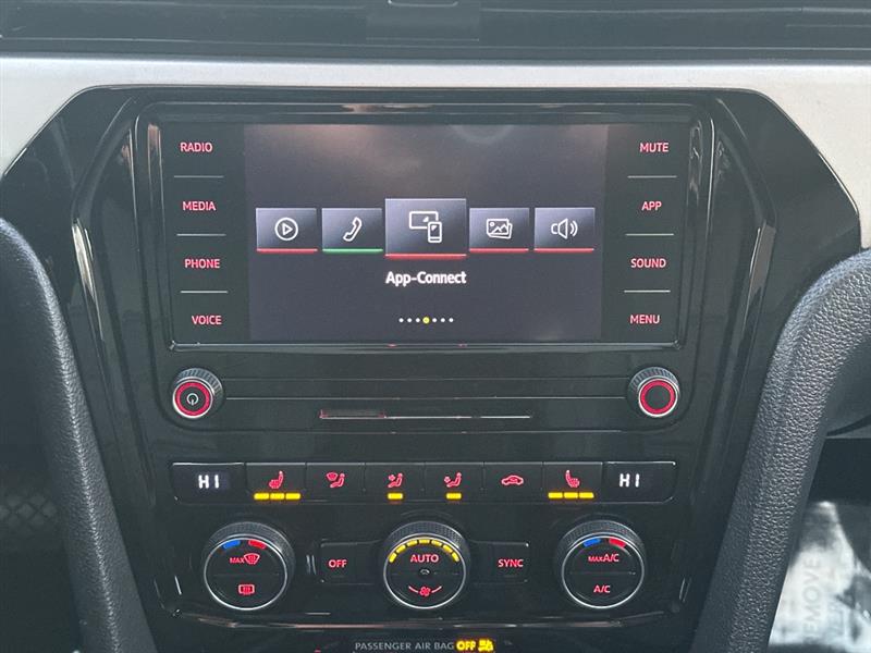 Volkswagen Passat SE 2021