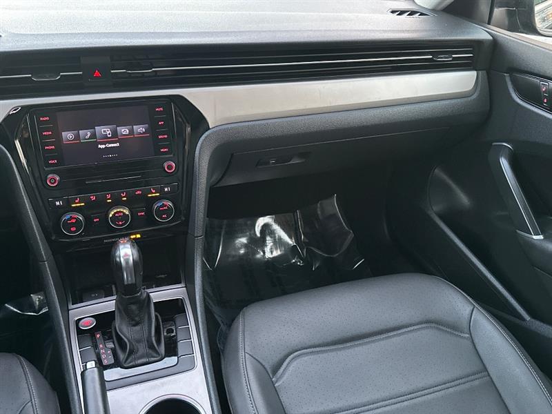 Volkswagen Passat SE 2021