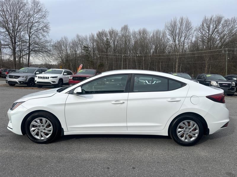 Hyundai Elantra SE 6M 2020