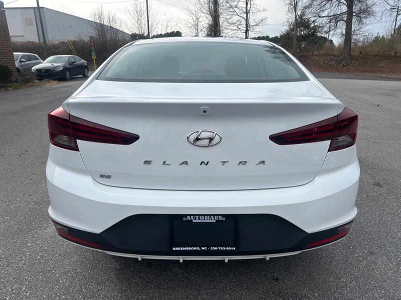 Hyundai Elantra SE 6M 2020