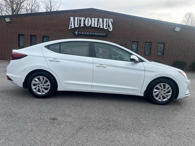 Hyundai Elantra SE 6M 2020
