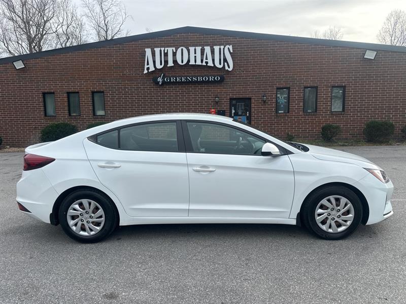 Hyundai Elantra SE 6M 2020