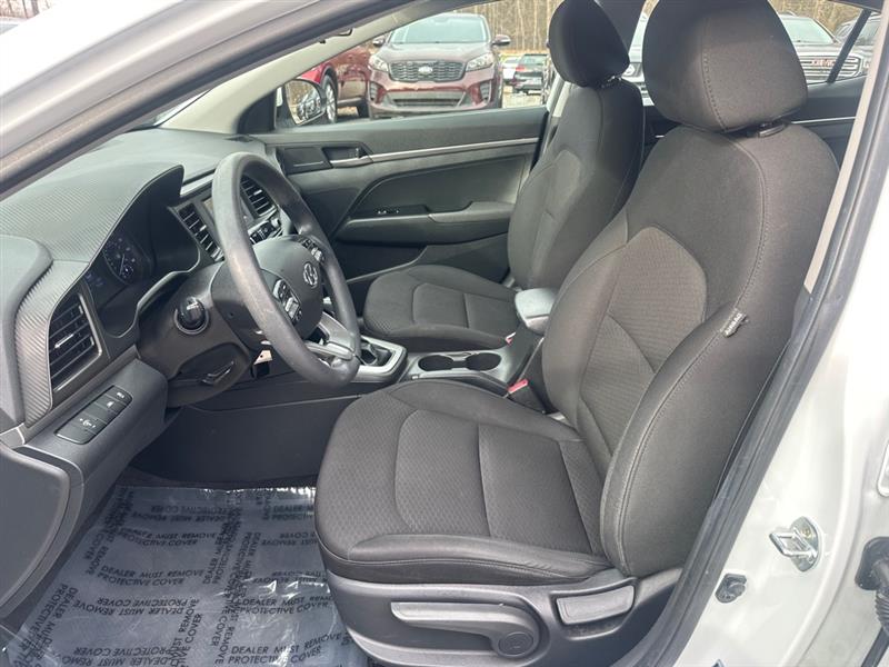 Hyundai Elantra SE 6M 2020