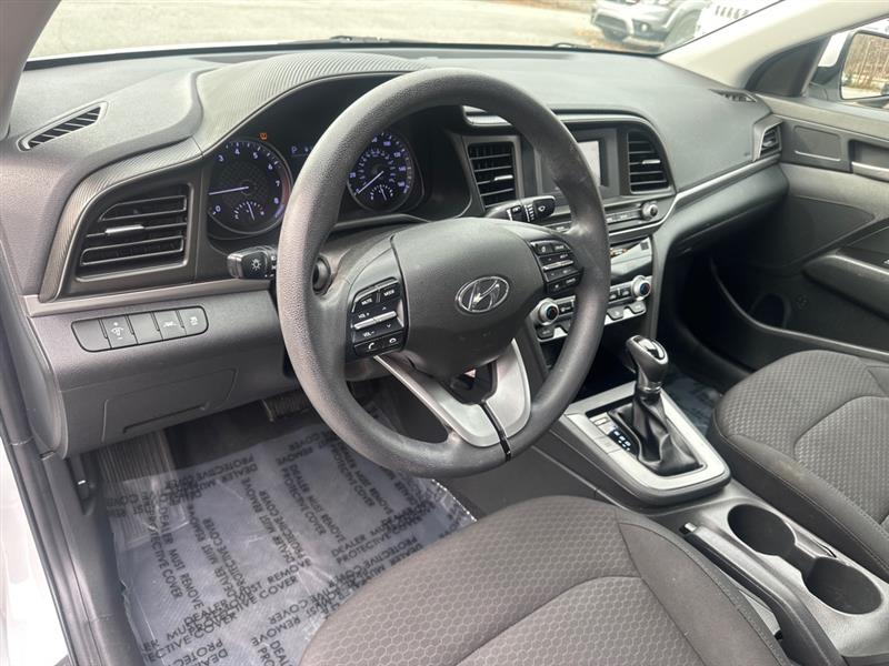 Hyundai Elantra SE 6M 2020
